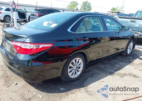 2015 Toyota Camry Le z USA, uszkodzony, nr VIN 4T4BF1FK1FR460079